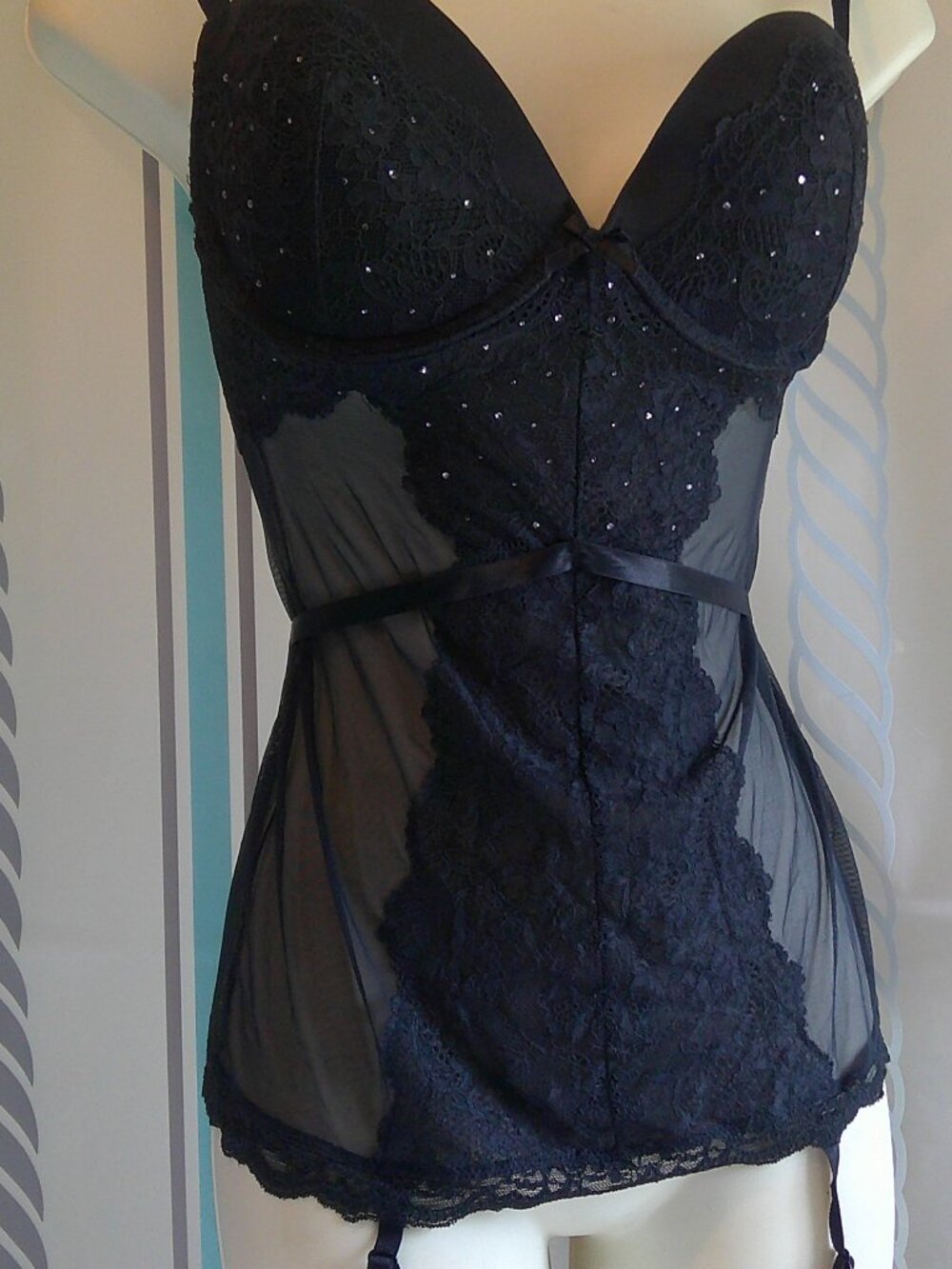 "Victoria's Secret" Push-Up Underwire/Rhinestone Shine Black Garter Slip Sz 34D